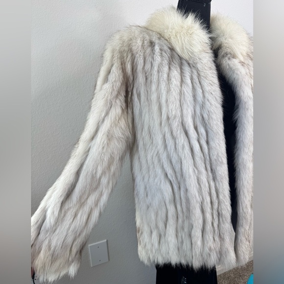 Vtg Saga Fox Women’s Fur Coat Silver Fox Long Sleeve Sz M Old Money - Picture 4 of 11